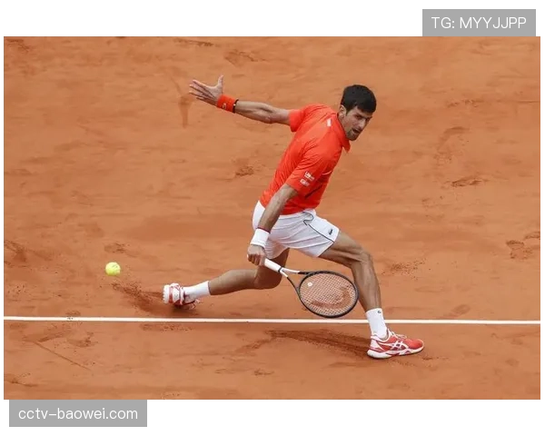 法甲赛场出现无人机干扰,比赛中断十分钟 法甲赛场出现无人机干扰,比赛中断十分钟